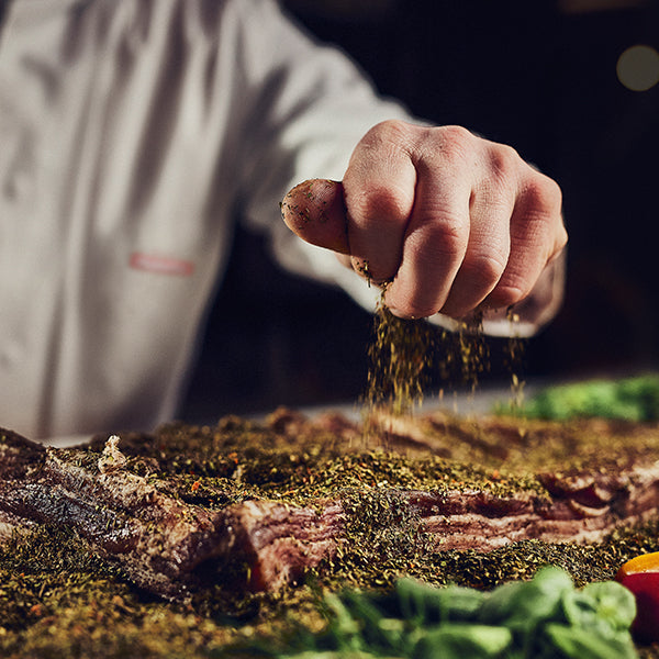 Malbuner lard aux herbes - Fürsten von Liechtenstein Premier Brut - Planche apéro Malbuner - en chêne